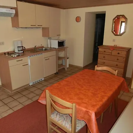 Ferienweingut Rainer Hirschen *