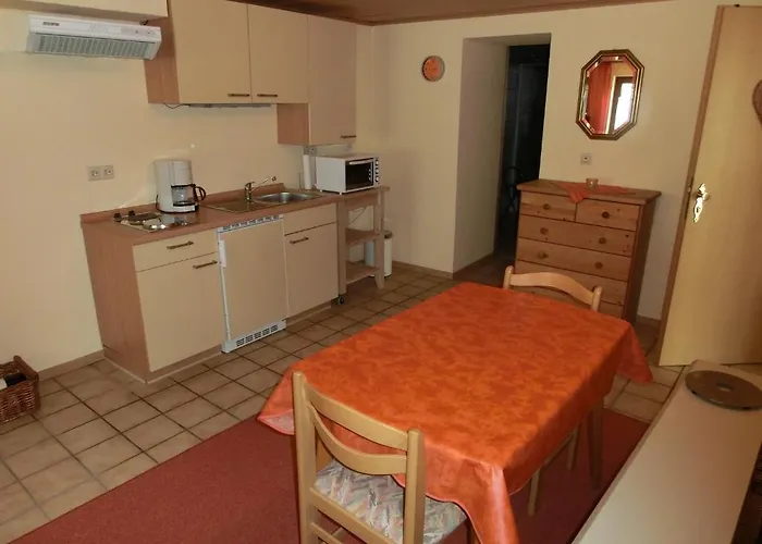 Ferienweingut Rainer Hirschen *