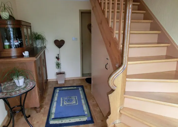 Ferienweingut Rainer Hirschen 아파트 *